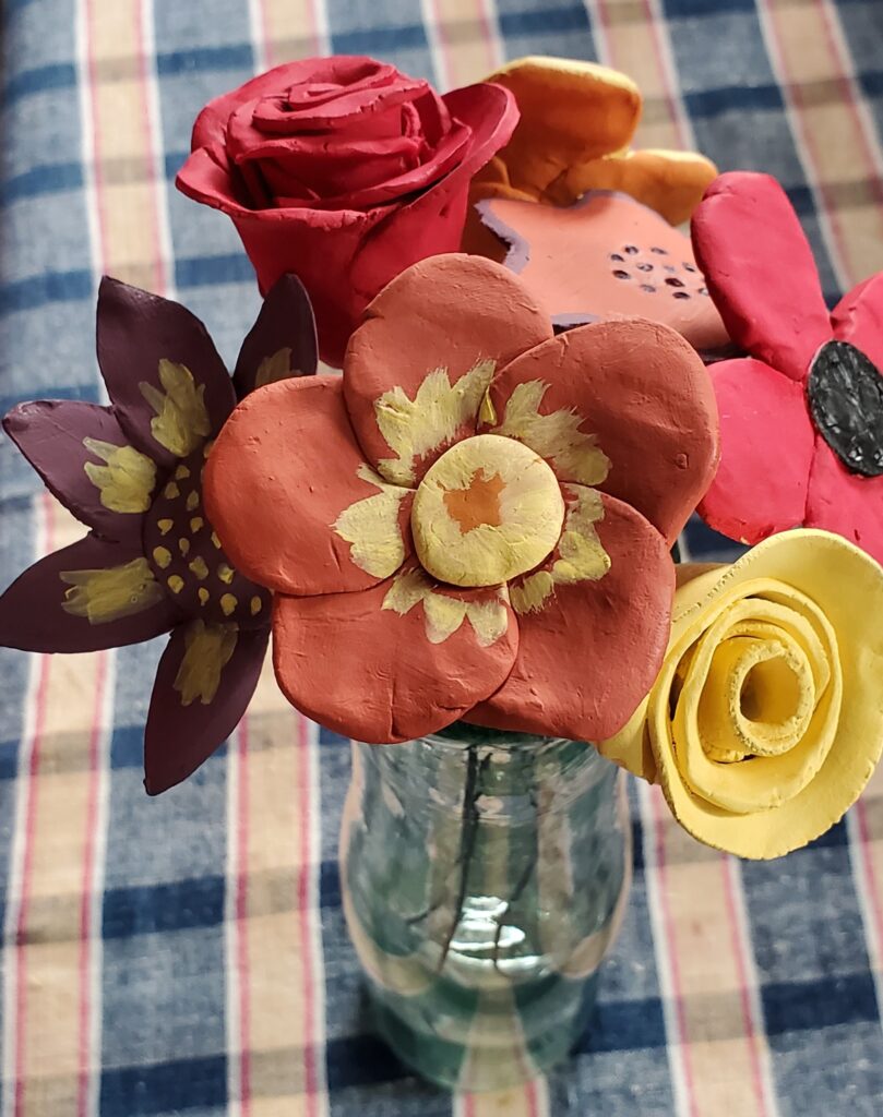 Modelage: Fleurs en pate auto durcissante