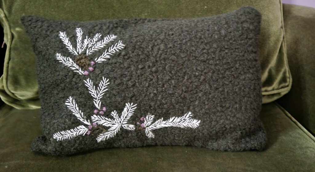 Broderie- branches de sapin enneigées