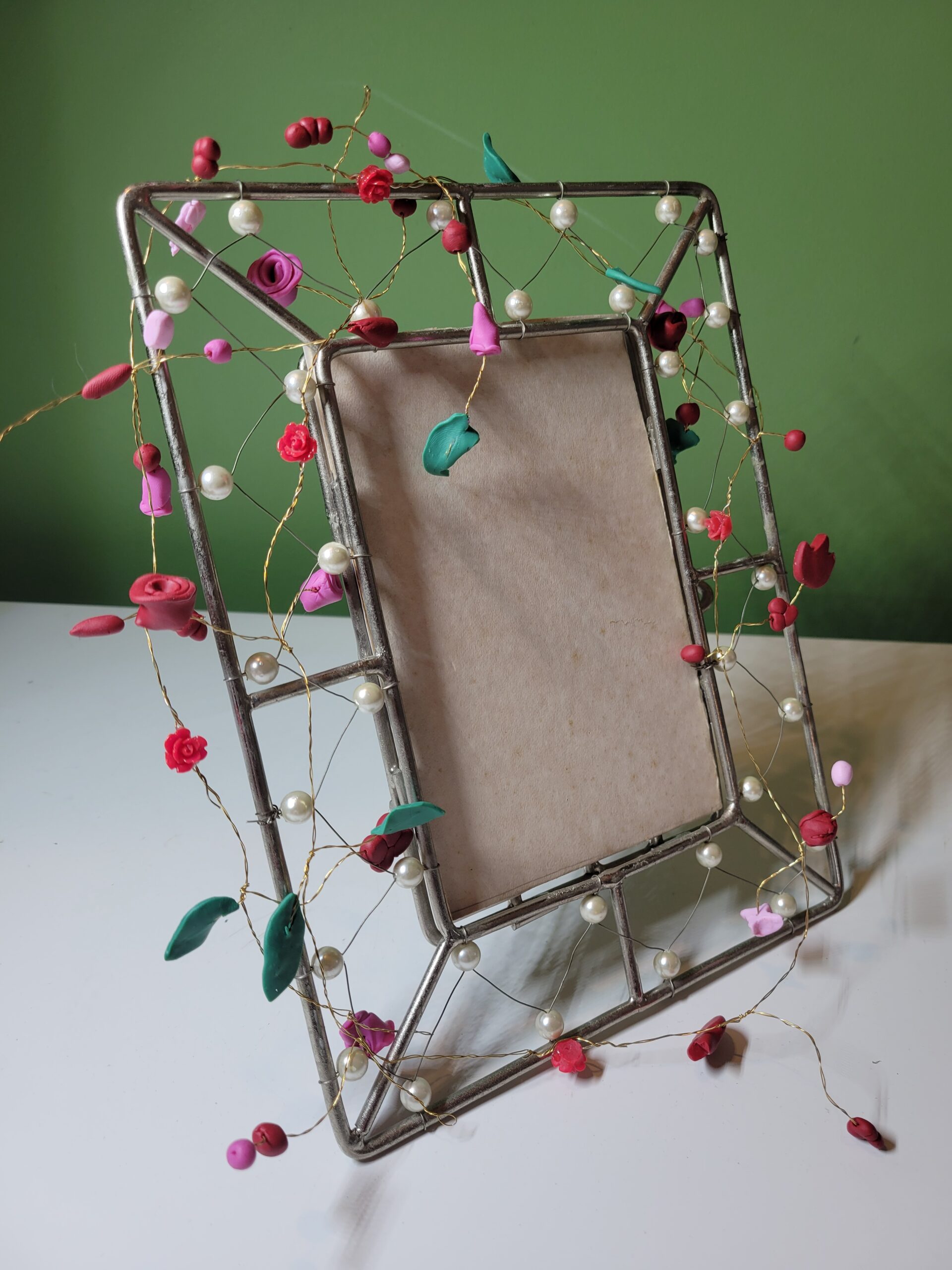 Modelage-Guirlande de roses en pate Fimo