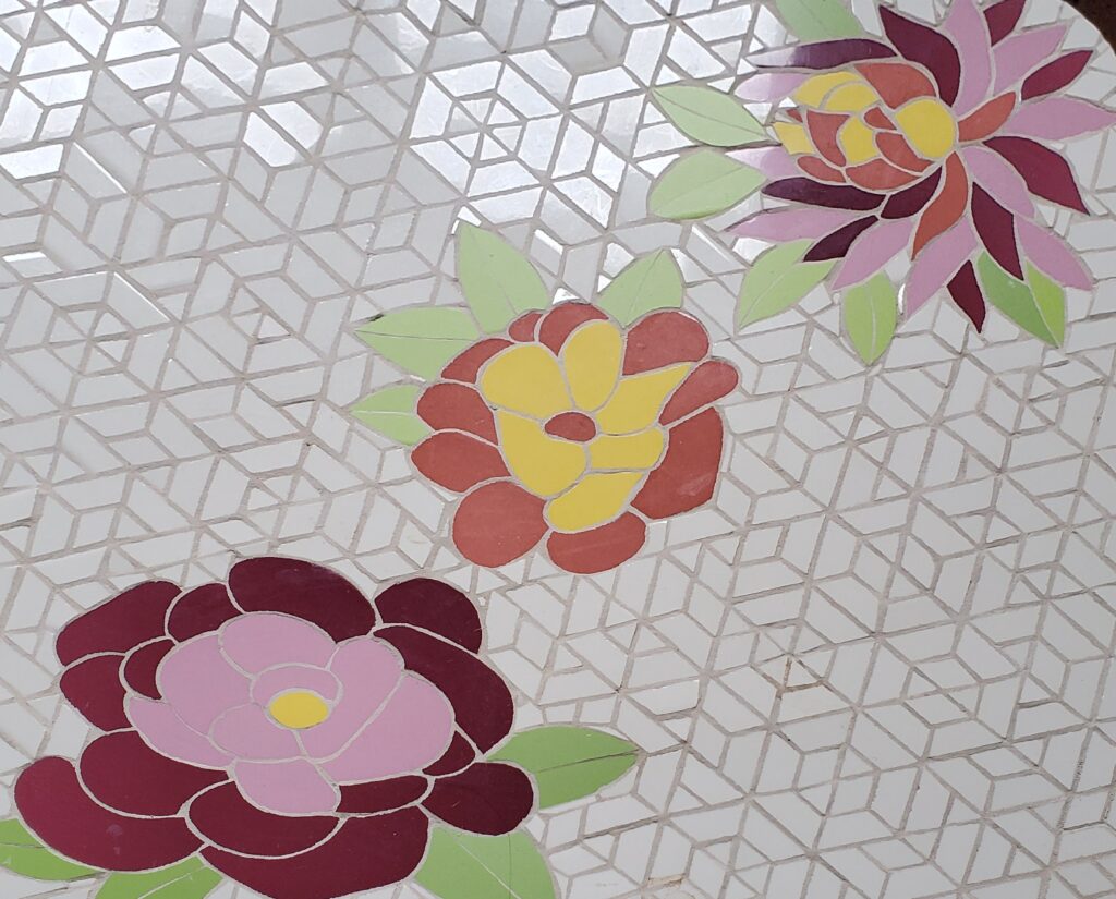 Mosaïque-Table de pivoines