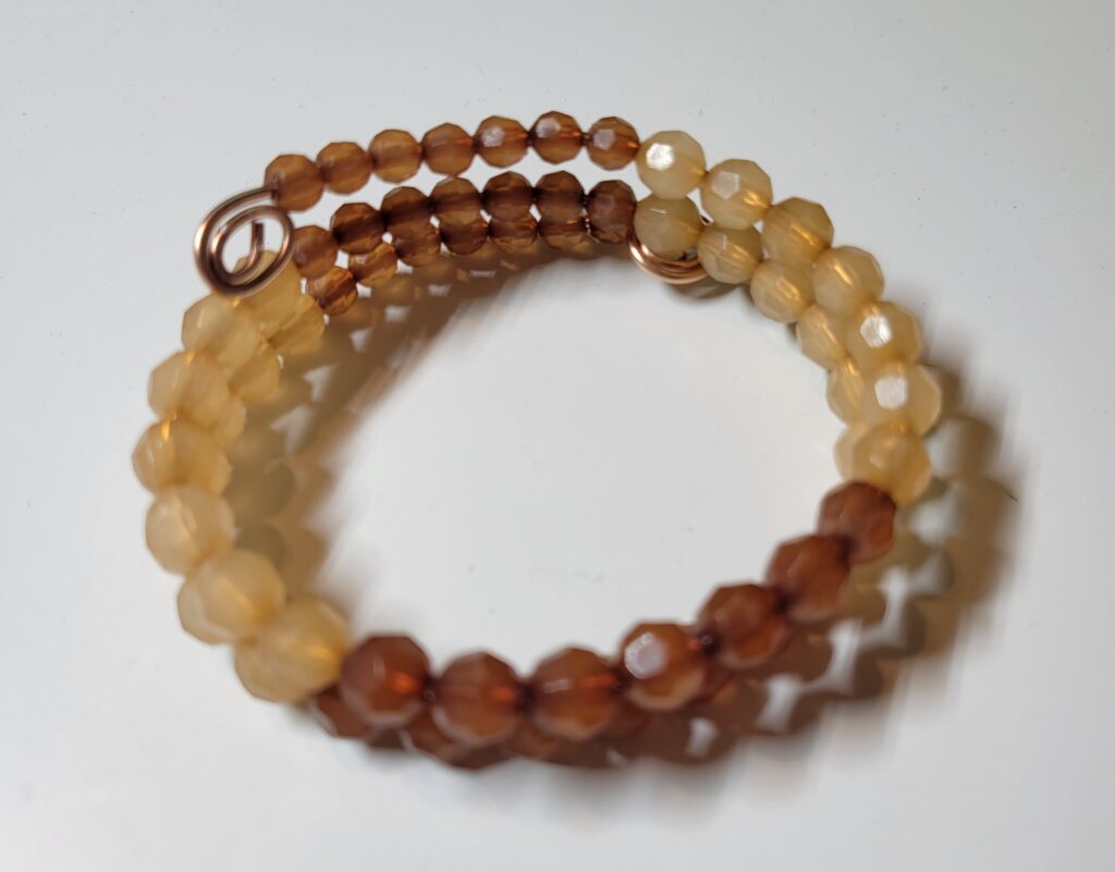 Bijou- Perles sur fil d'aluminium