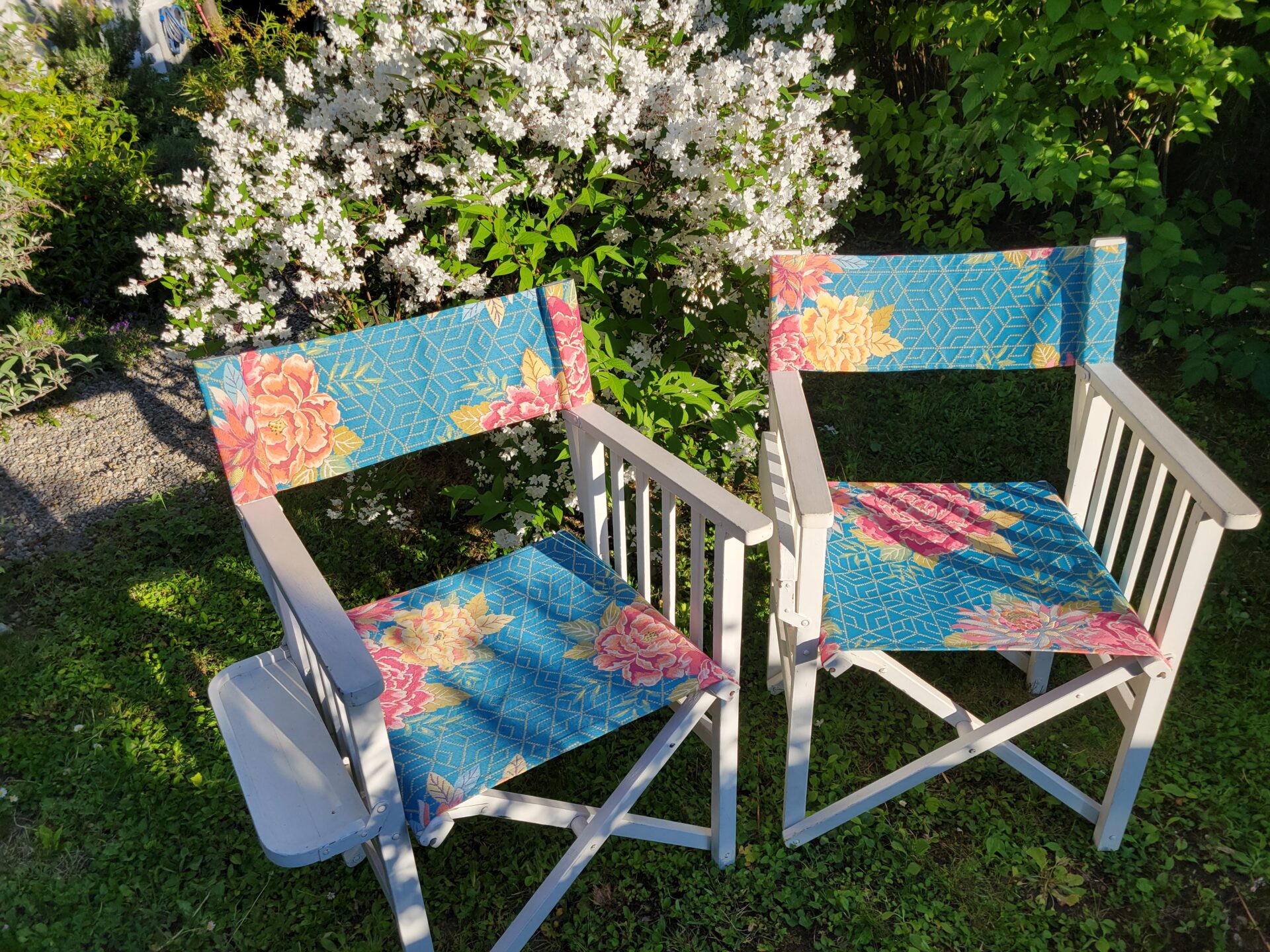Couture- Fauteuils de jardin pivoines