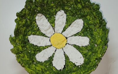 Marguerite-coupelle en papier mâché