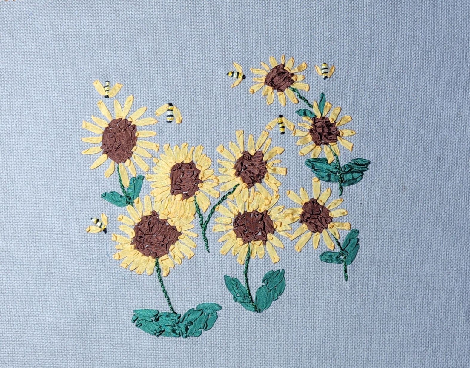 Broderie-Tournesols au ruban
