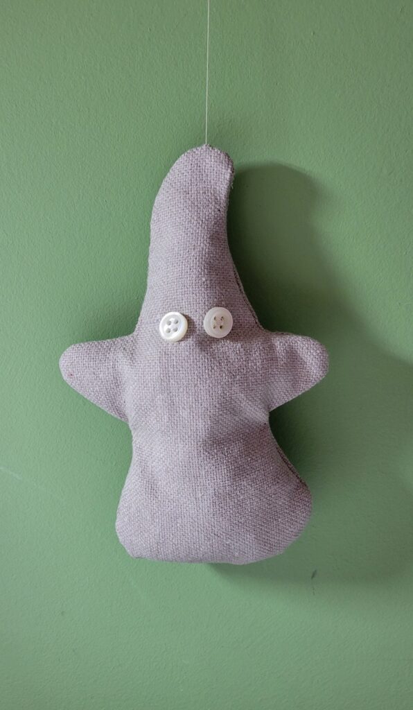 Couture- petit fantome