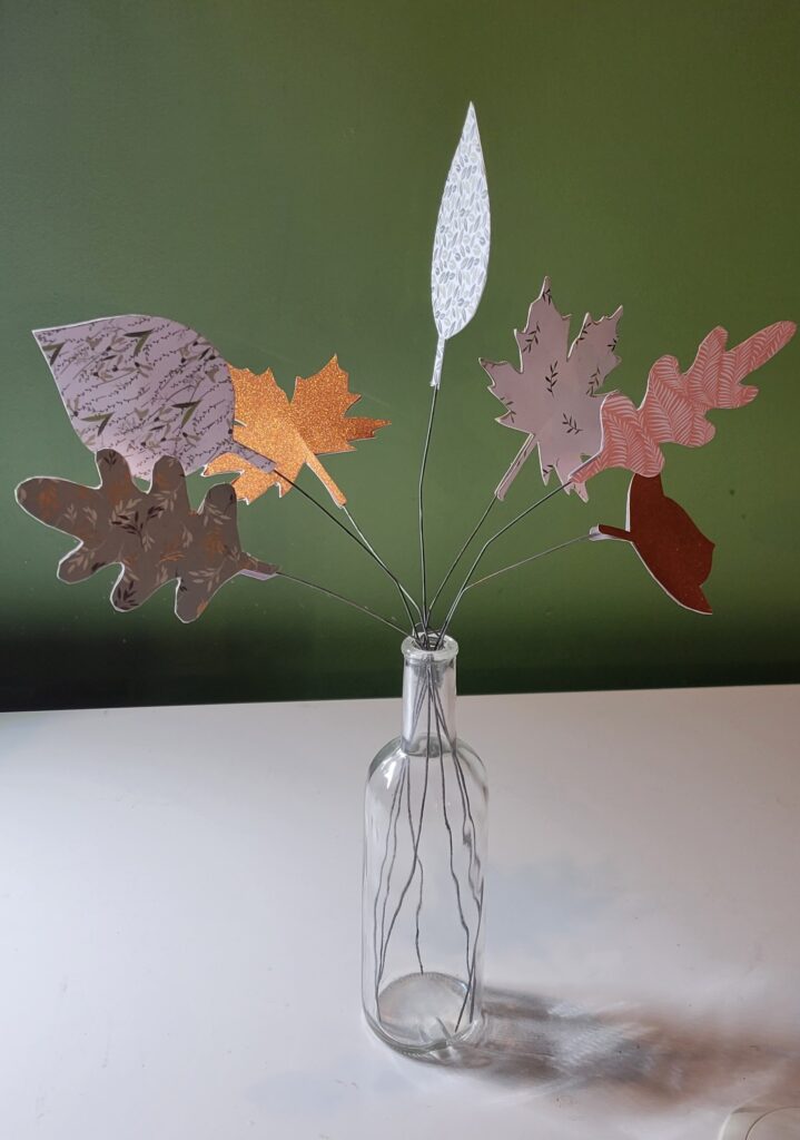Papier- feuilles d'automne
